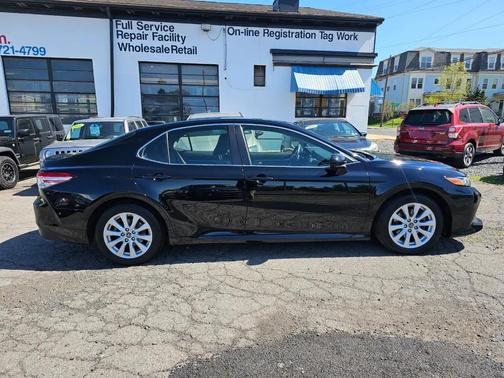 Midnight Black Metallic 2018 Toyota Camry LE
