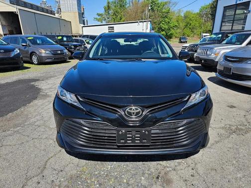 Midnight Black Metallic 2018 Toyota Camry LE