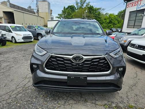 Magnetic Gray Metallic 2020 Toyota Highlander Limited