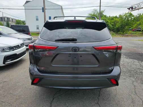 Magnetic Gray Metallic 2020 Toyota Highlander Limited