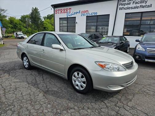 2004 Toyota Camry LE