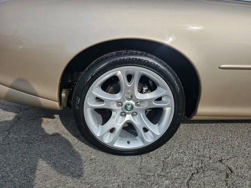 2003 Jaguar XK8 Base (A6)