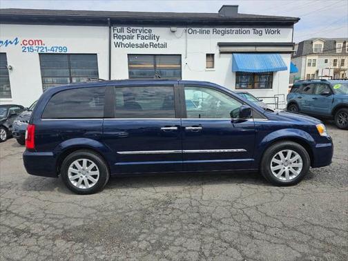 2015 Chrysler Town & Country Touring