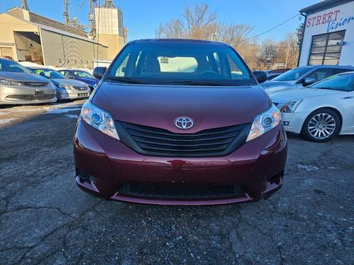 2011 Toyota Sienna Base