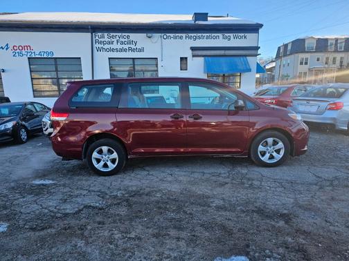 2011 Toyota Sienna Base