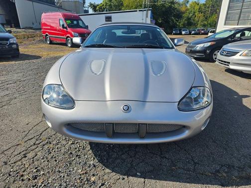 2001 Jaguar XKR Base