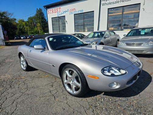 2001 Jaguar XKR Base