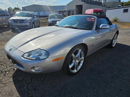 2001 Jaguar XKR Base
