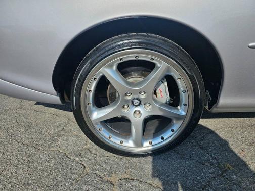 2001 Jaguar XKR Base