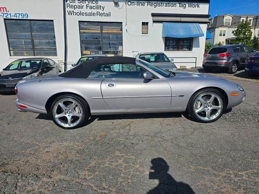 2001 Jaguar XKR Base