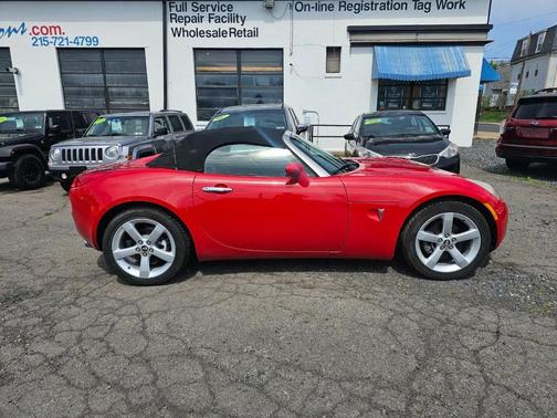 Aggressive (Victory Red) 2006 Pontiac Solstice Roadster