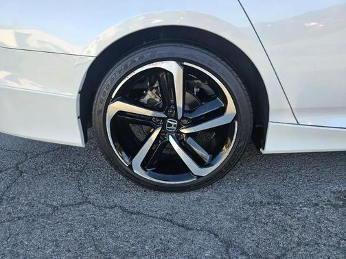 Platinum White Pearl 2022 Honda Accord Sport 1.5T