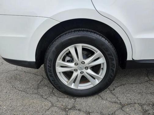 Frost White Pearl 2011 Hyundai SANTA FE SE
