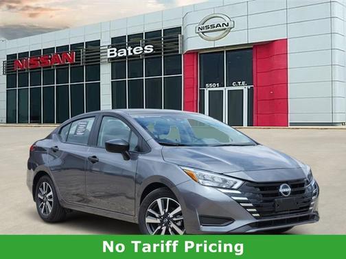 Gun Metallic 2025 Nissan Versa 1.6 S