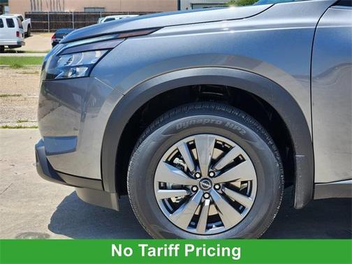 2025 Nissan Pathfinder S