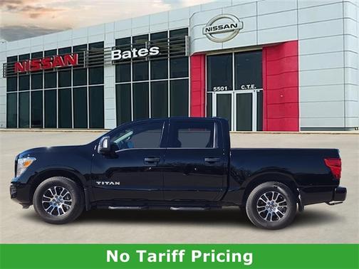 2024 Nissan Titan SV