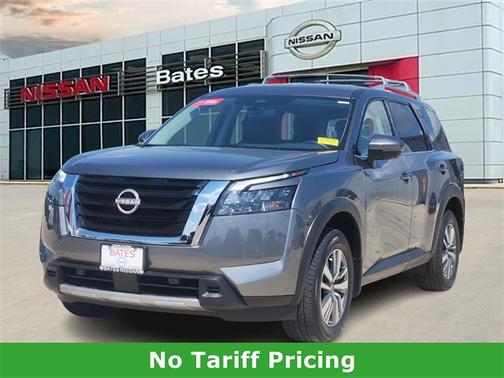 2025 Nissan Pathfinder SL