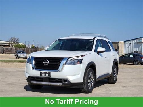 2025 Nissan Pathfinder SL