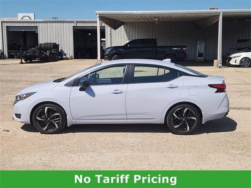 2025 Nissan Versa 1.6 SR