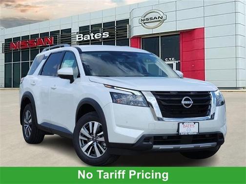 2025 Nissan Pathfinder SL
