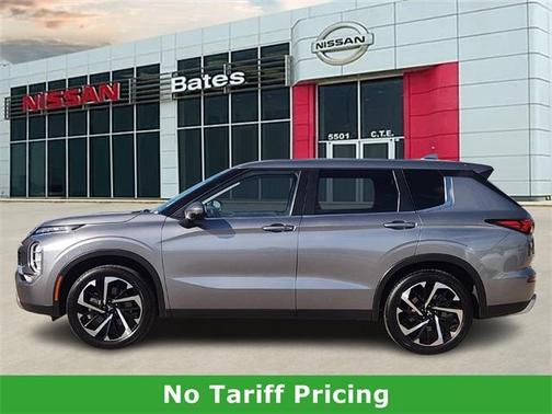 2023 Mitsubishi Outlander SE