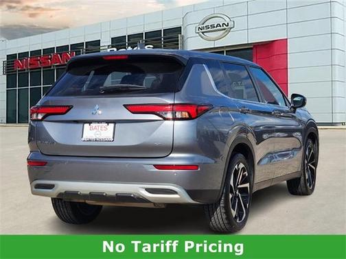 2023 Mitsubishi Outlander SE