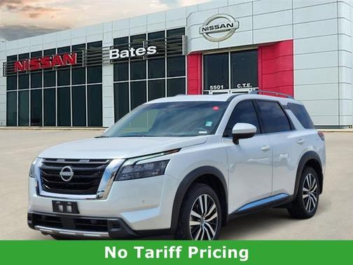 Everest White P 2025 Nissan Pathfinder Platinum