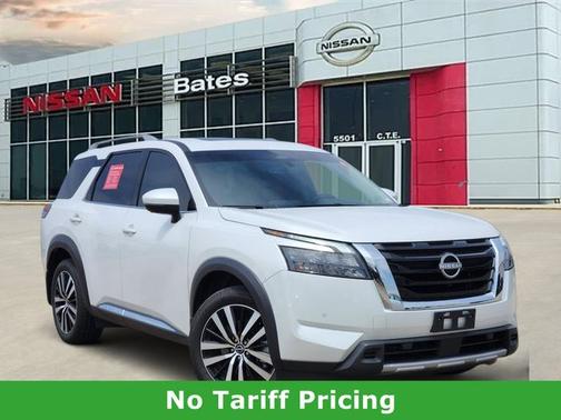 Everest White P 2025 Nissan Pathfinder Platinum