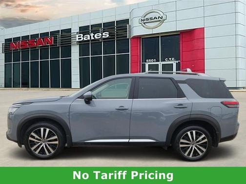 Boulder Gray Pe 2024 Nissan Pathfinder Platinum