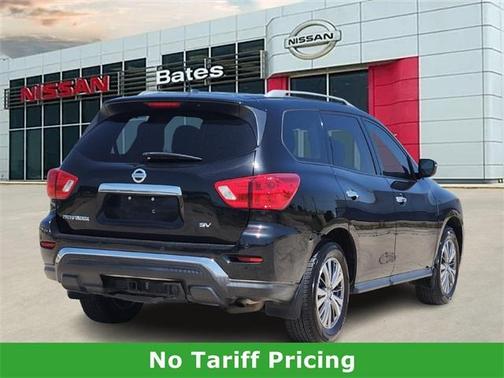 2018 Nissan Pathfinder SV