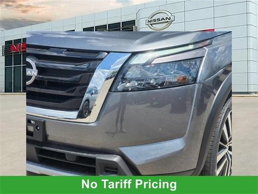 2025 Nissan Pathfinder Platinum