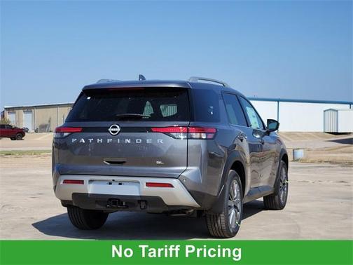 2025 Nissan Pathfinder SL