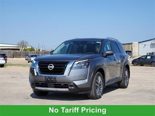 2025 Nissan Pathfinder SL