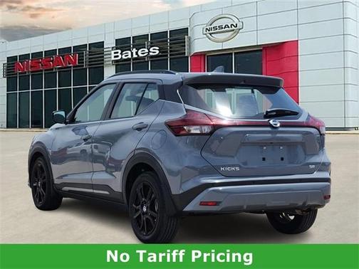 2021 Nissan Kicks SR