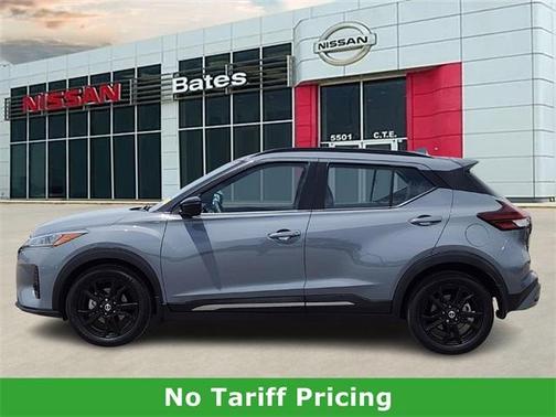 2021 Nissan Kicks SR
