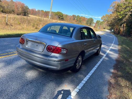 2005 Kia Amanti Base 4dr Sedan