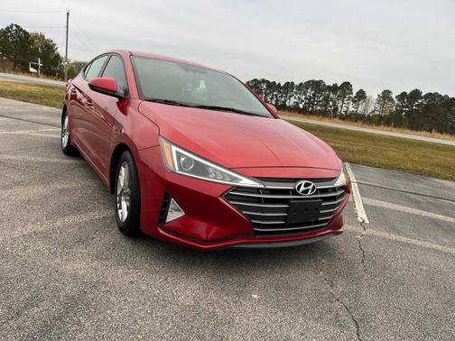 Red 2020 Hyundai ELANTRA SEL