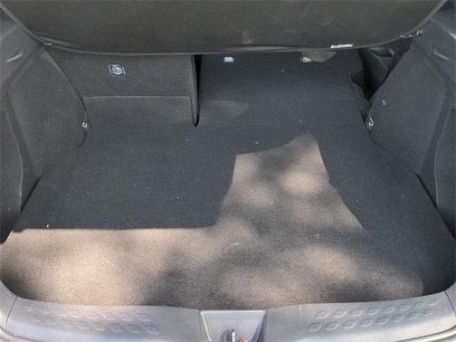 Photo 5 of 27 of 2021 Toyota C-HR LE