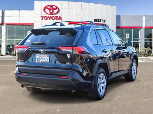 2020 Toyota RAV4 LE