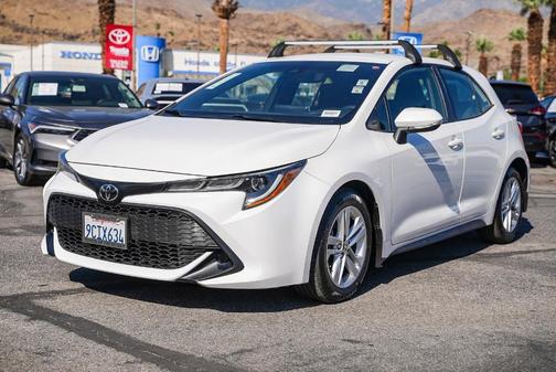 2022 Toyota Corolla Hatchback SE