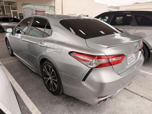 2019 Toyota Camry Hybrid SE