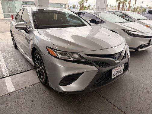 2019 Toyota Camry Hybrid SE