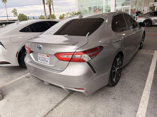 2019 Toyota Camry Hybrid SE