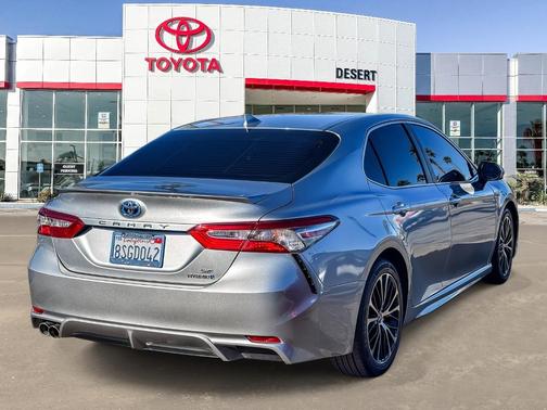 2019 Toyota Camry Hybrid SE