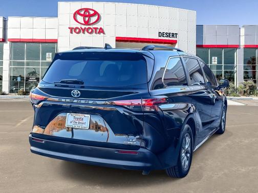 2021 Toyota Sienna LE
