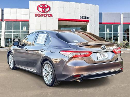 2018 Toyota Camry Hybrid XLE
