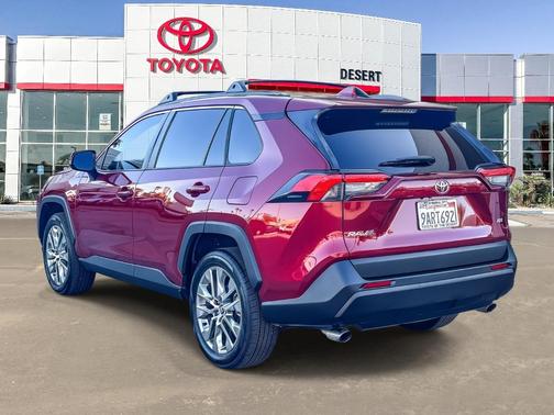 2020 Toyota RAV4 XLE Premium