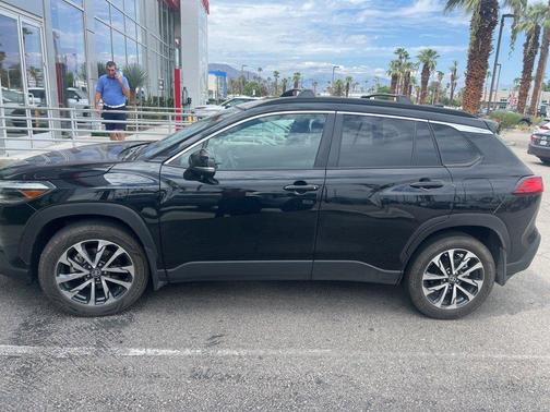 2024 Toyota Corolla Cross XLE