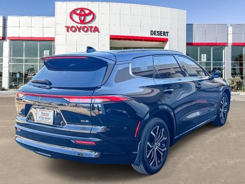 2025 Toyota Crown Signia XLE