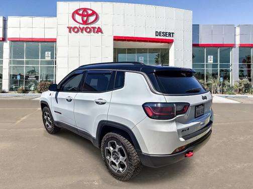 Bright White Clearcoat 2022 Jeep Compass Trailhawk
